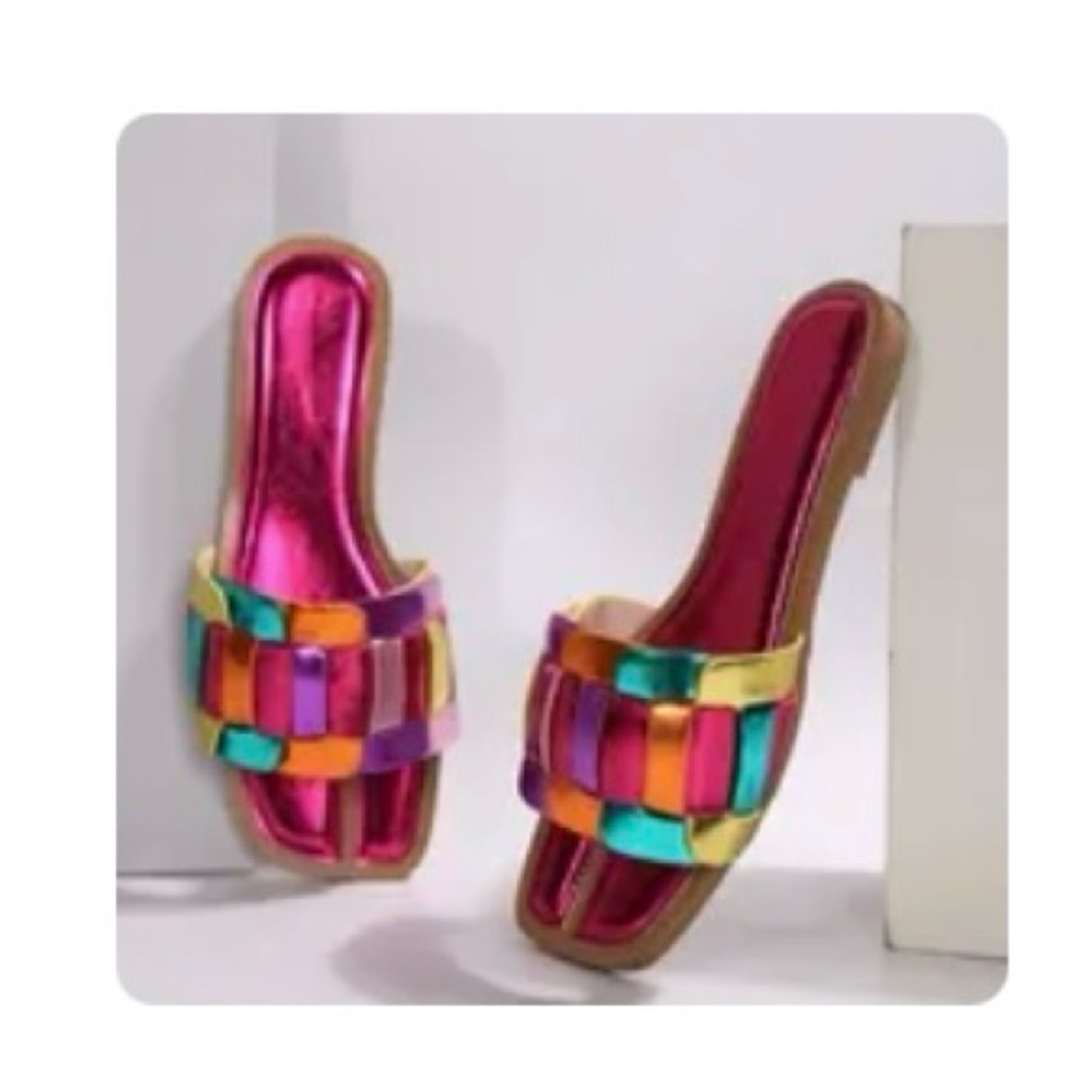 Colorful Woven Slide Sandals size 6 never worn